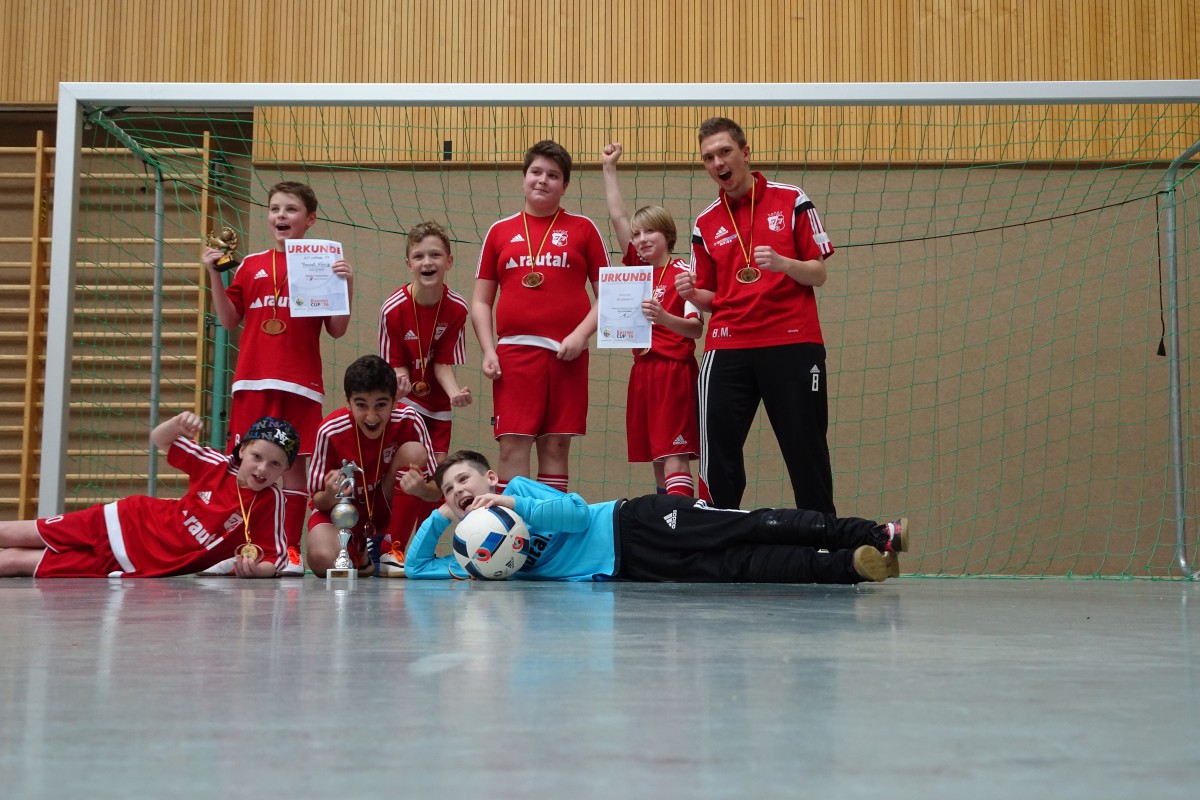E-Junioren gewinnen sensationell das Turnier in Schmölln